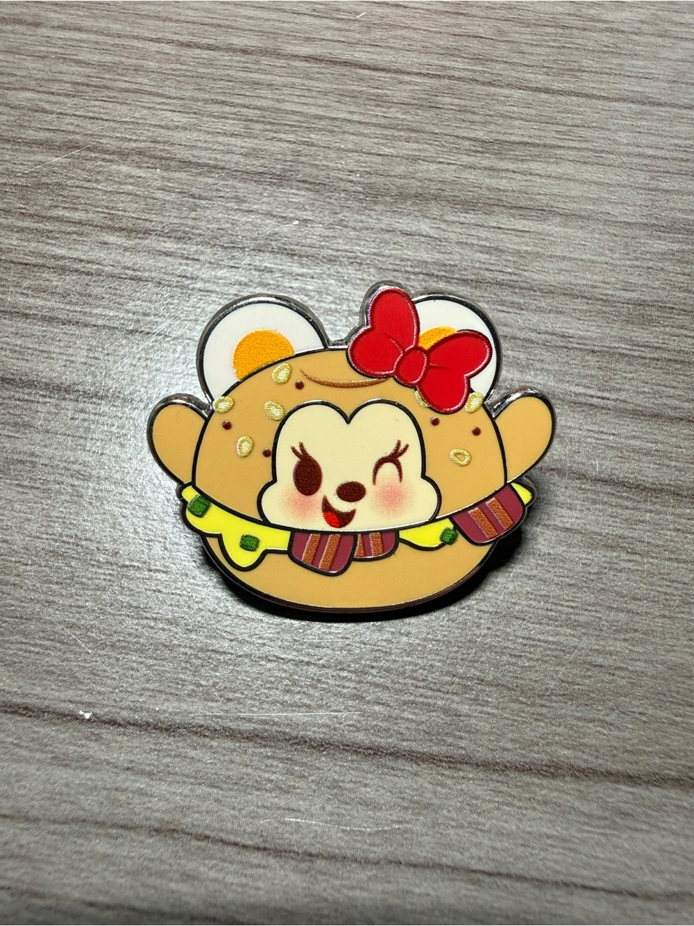 Disney Pins Minnie Mouse Bagel Sandwich